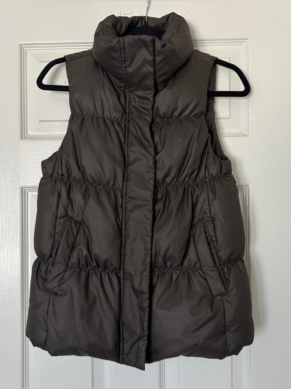 Gap chocolate brown puffer vest